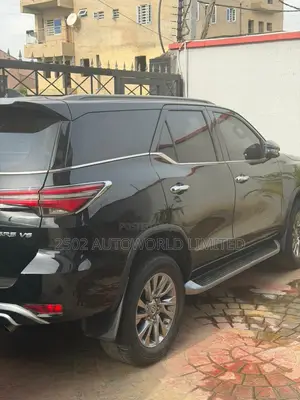 Toyota Fortuner 4.0 AWD 2022 Black