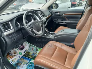 Toyota Highlander Limited 4x2 V6 (3.5L 6cyl 8A) 2018 White