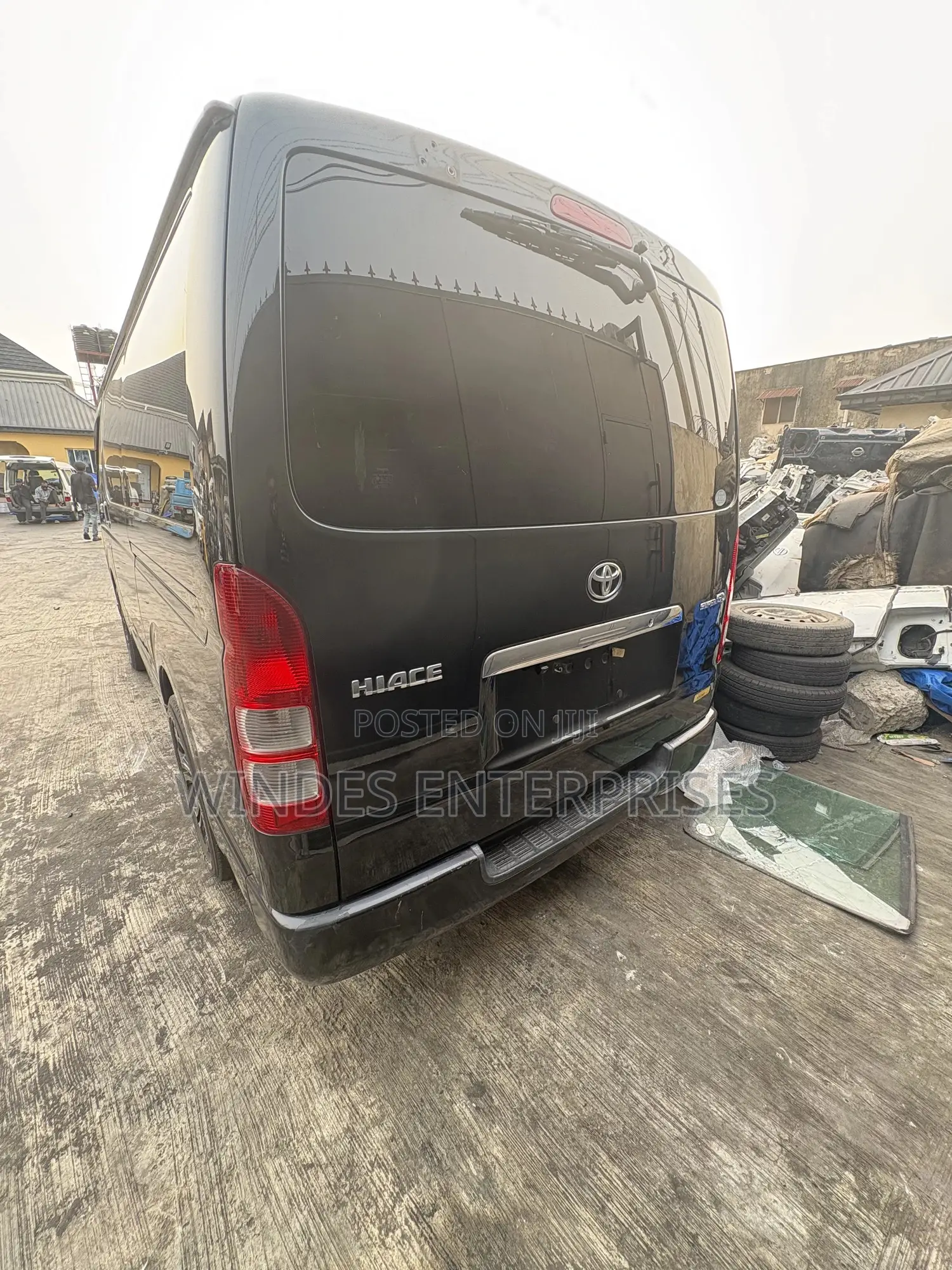 Toyota HiAce 2009 Black