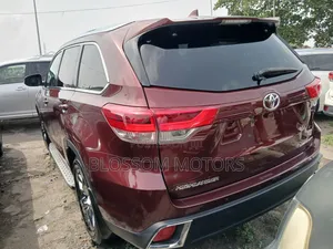 Toyota Highlander Limited 4x2 V6 (3.5L 6cyl 8A) 2018 Red