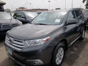 Toyota Highlander Limited 3.5L 2WD 2013 Gray