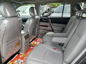 Toyota Highlander Limited 3.5L 2WD 2013 Gray