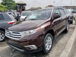 Toyota Highlander Limited 3.5L 2WD 2013 Red