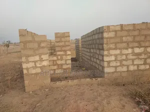 2bdrm House in Toskayjo Group Of, Lugbe District for sale