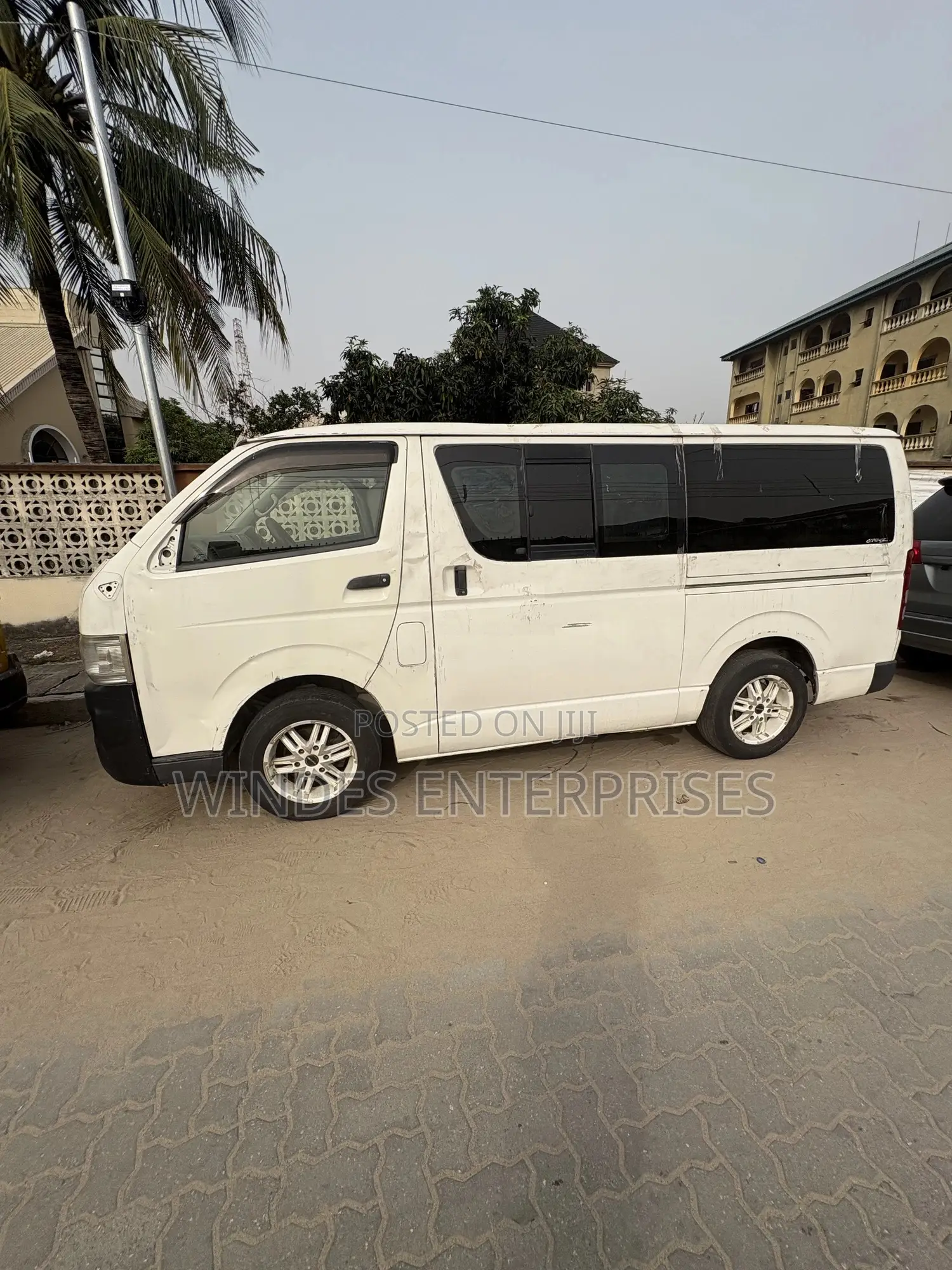 Toyota HiAce 2010 White