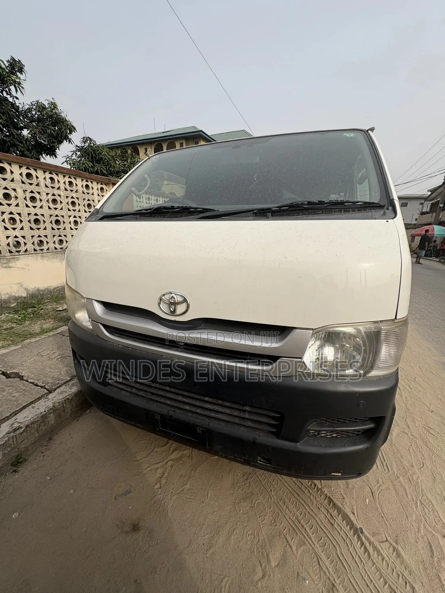 Toyota HiAce 2010 White