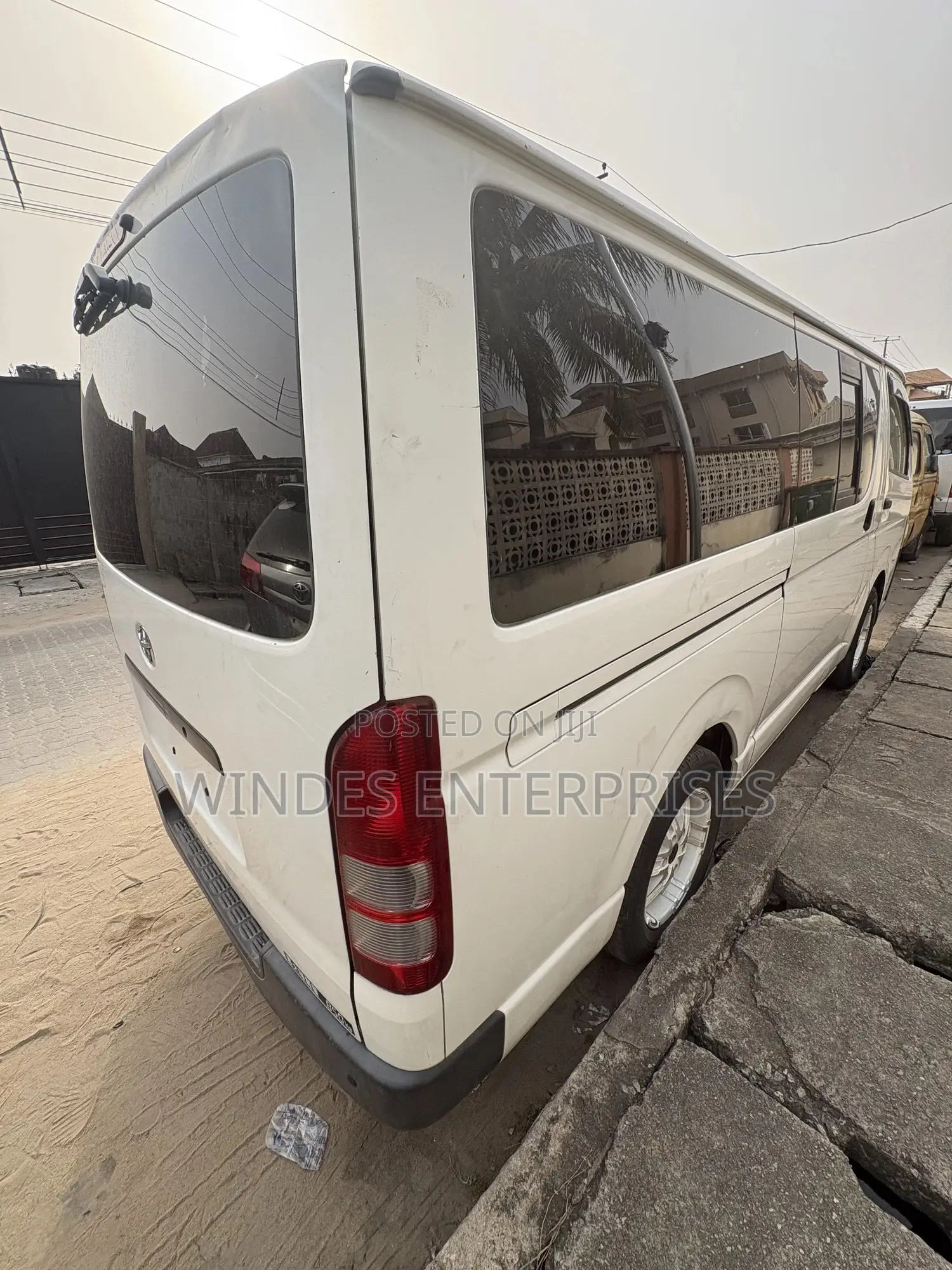 Toyota HiAce 2010 White