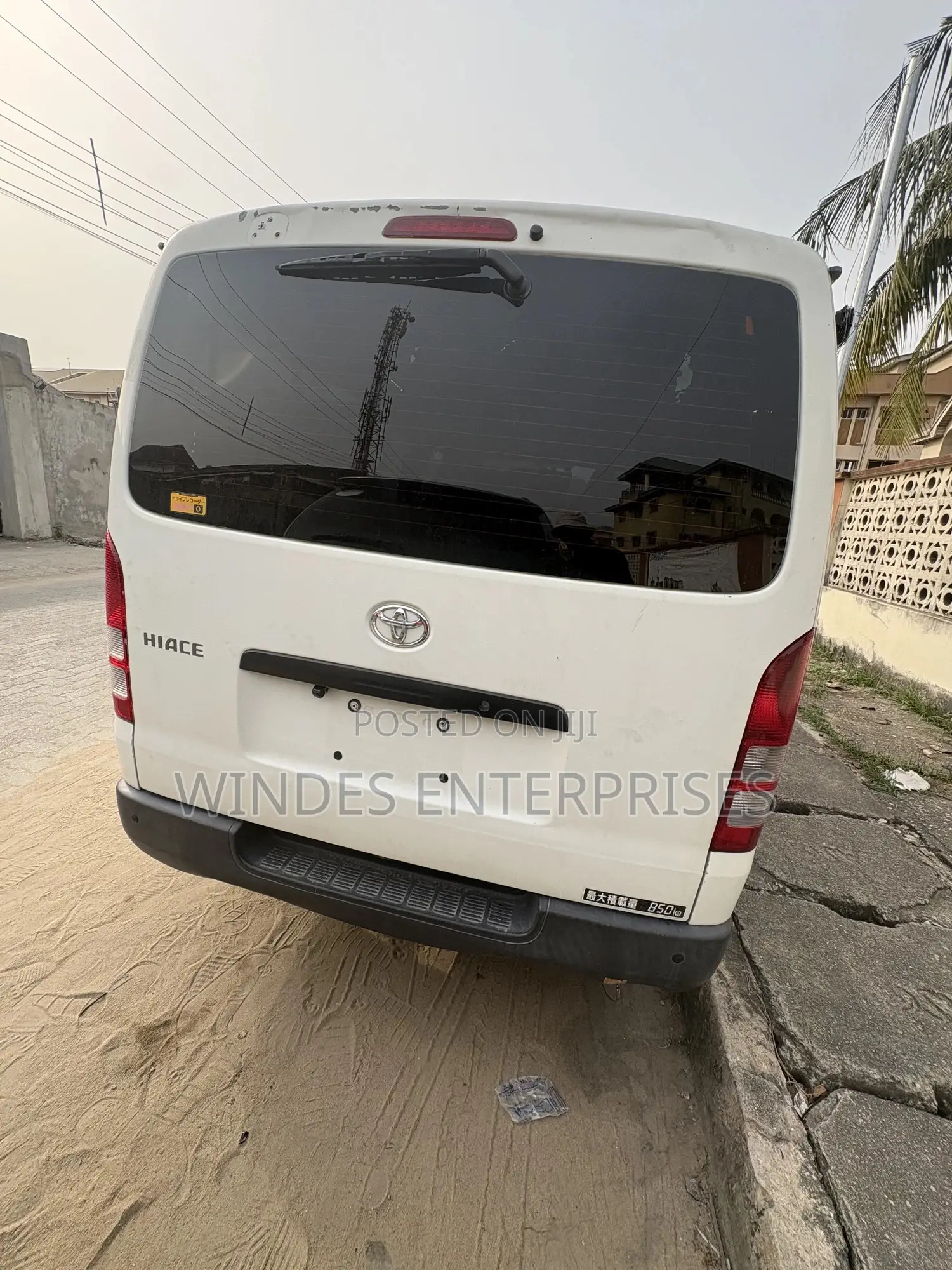 Toyota HiAce 2010 White
