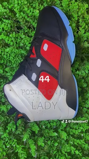Canverse Shoe