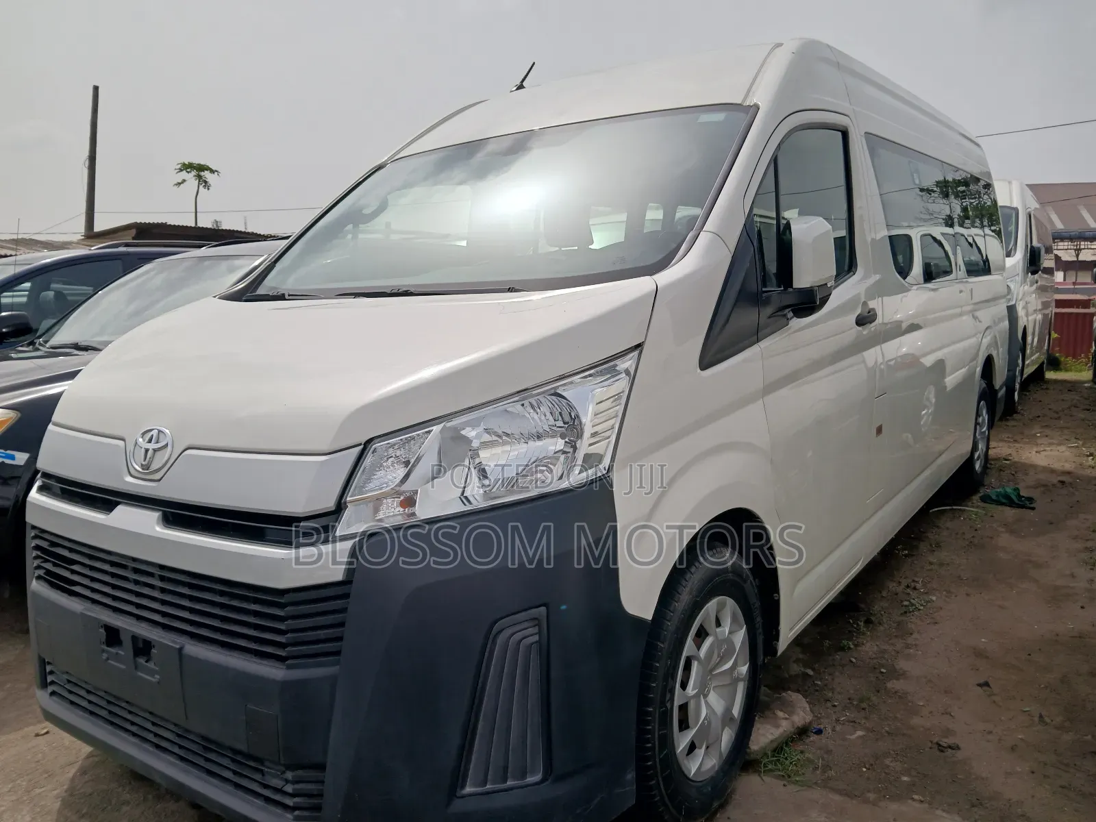 Toyota Grand HiAce 2021 White