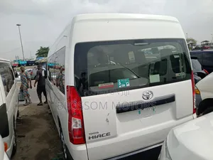 Toyota Grand HiAce 2021 White