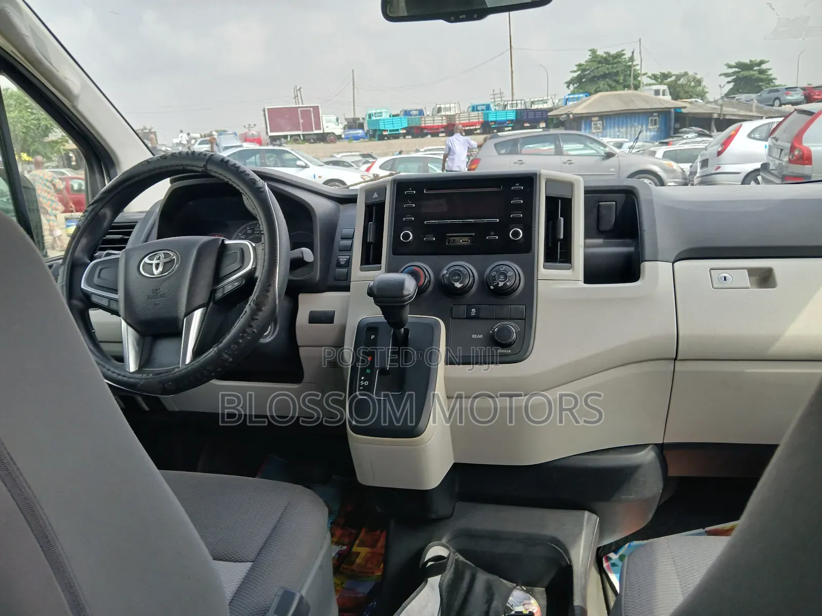 Toyota Grand HiAce 2021 White