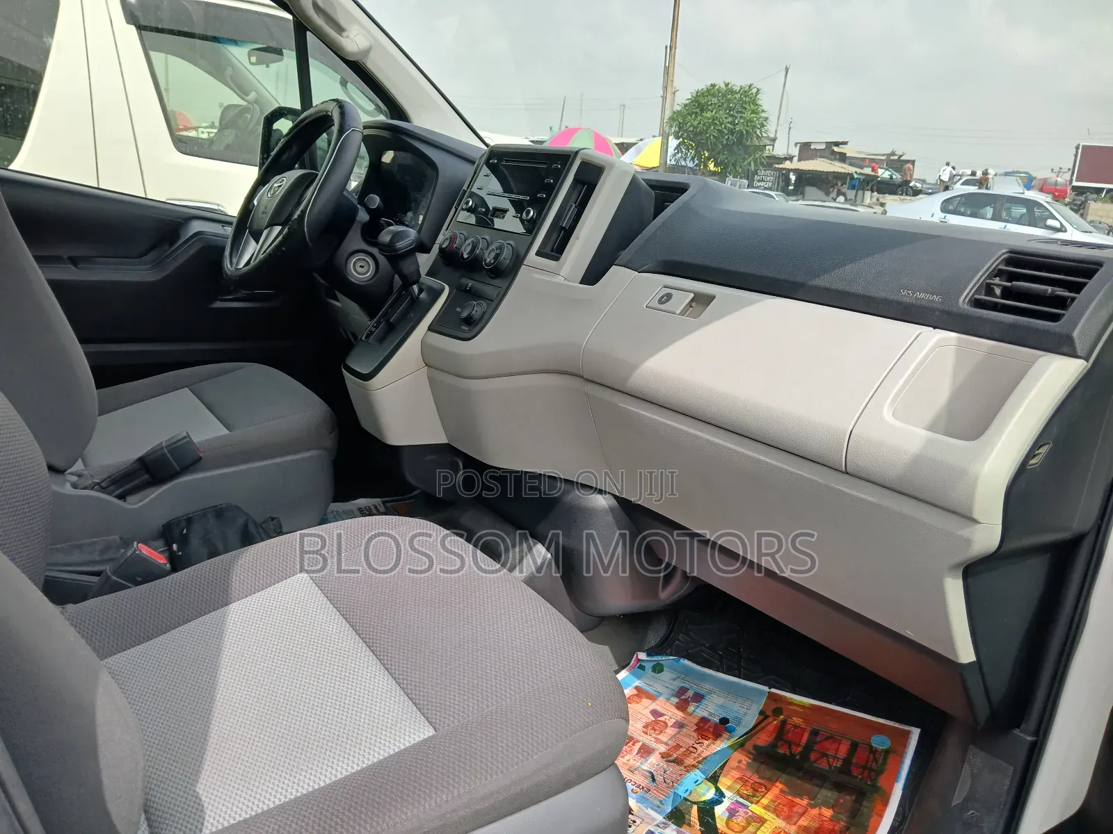 Toyota Grand HiAce 2021 White