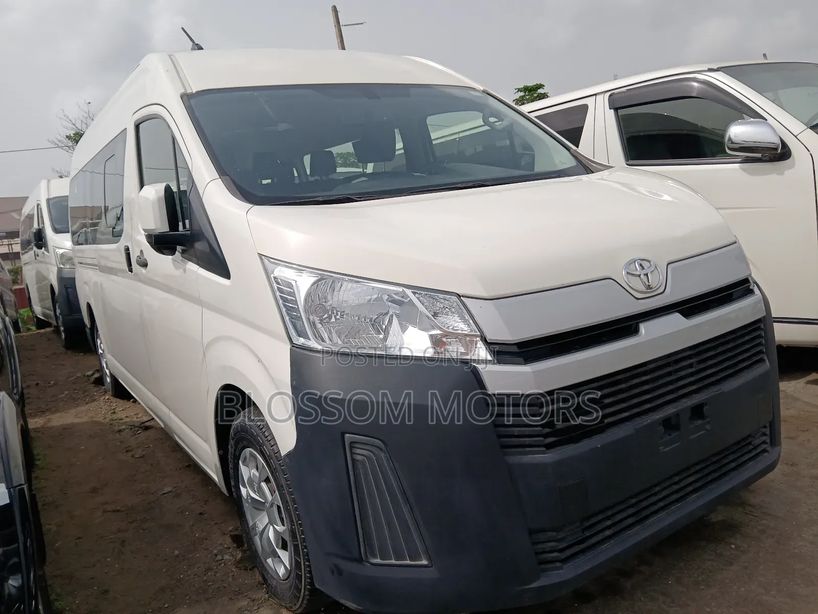 Toyota Grand HiAce 2021 White