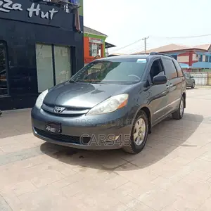 Toyota Sienna 2006 Gray