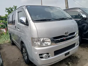 Toyota HiAce 2010 Silver