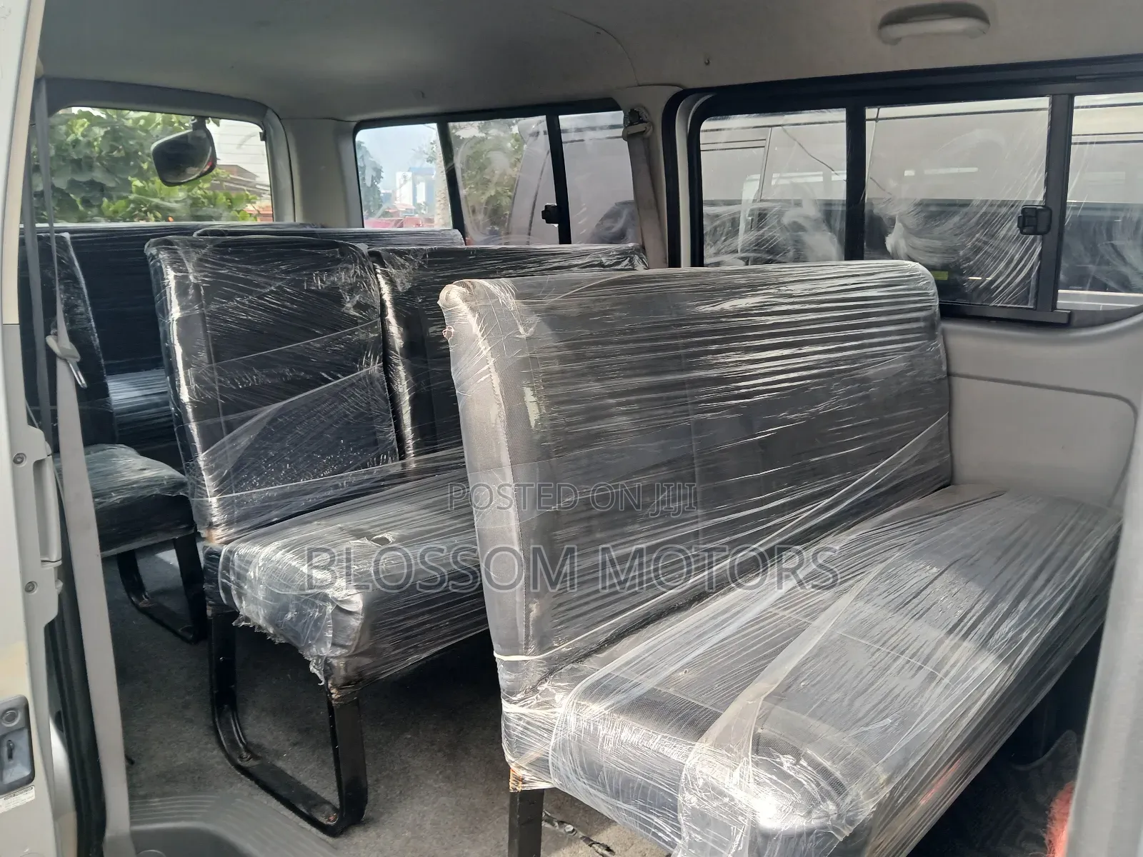 Toyota HiAce 2010 Silver