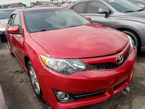 Toyota Camry SE 4dr Sedan (2.5L 4cyl 6A) 2013 Red