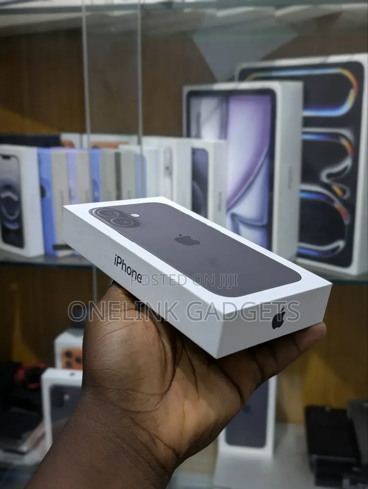 New Apple iPhone 16 128 GB Black