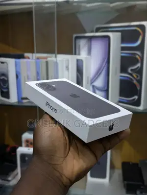 New Apple iPhone 16 128 GB Black