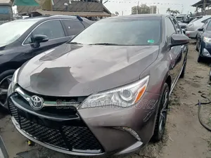 Toyota Camry XSE 4dr Sedan (2.5l 4cyl 6A) 2016 Gray