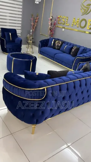 Upholstery Chair With Table