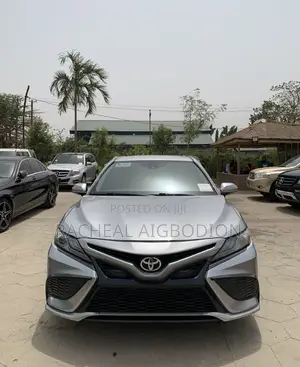 Toyota Camry 2020 Silver
