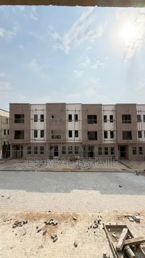 4bdrm House in Gaduwa for sale
