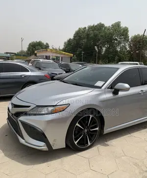 Toyota Camry 2020 Silver