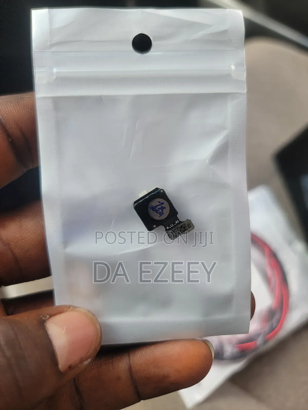 S20 Plus Front Selfie Camera