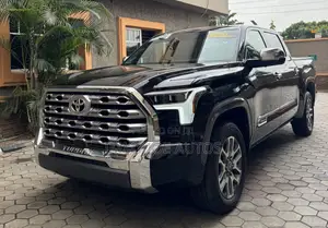 Toyota Tundra Platinum 2022 Black