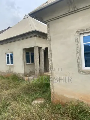 3bdrm Bungalow in Akoto Estate, Akala Express for sale