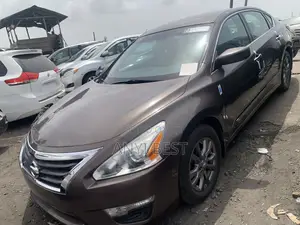 Nissan Altima 2016 Brown