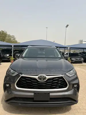 Toyota Highlander XLE 2021 Gray