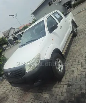 Toyota Hilux 2014 White
