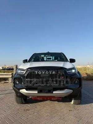 New Toyota Hilux 2025 Black