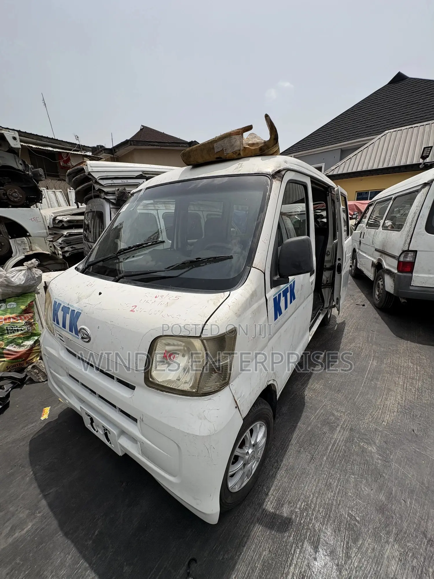 Daihatsu Hijet 2012 White