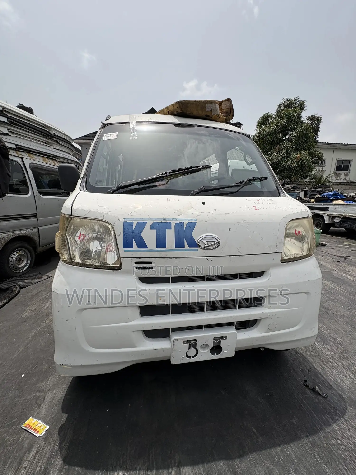 Daihatsu Hijet 2012 White