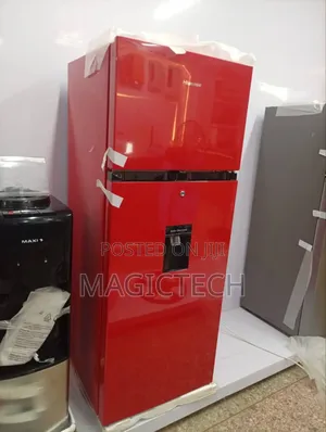 Hisense 204 Litres Top Freezer Refrigerator With Dispenser.