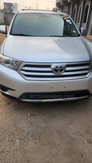 Toyota Highlander Limited 3.5l 4WD 2013 Silver
