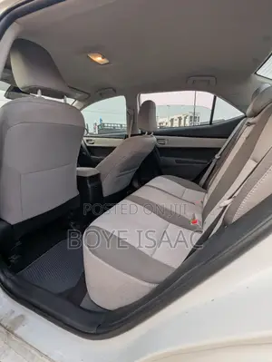 Toyota Corolla LE 4dr Sedan (1.8L 4cyl CVT) 2017 White