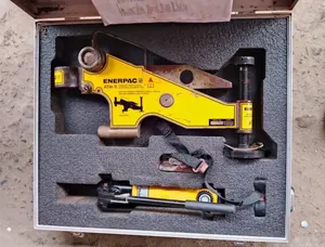 Enerpac Hydraulic Flange Alignment Tools With Hand Pump