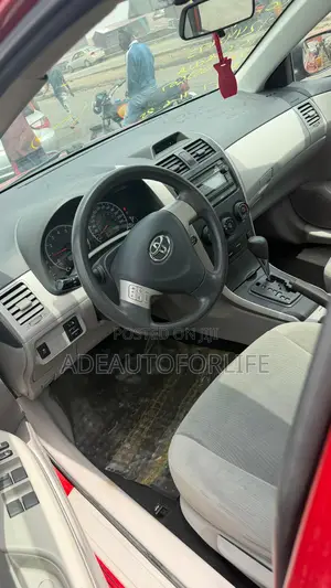 Toyota Corolla LE Special Edition 4dr Sedan (1.8L 4cyl 4A) 2013 Red
