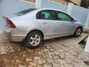 Honda Civic 1.8i-VTEC VXi Automatic 2006 Silver