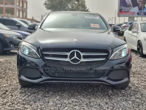 Mercedes-Benz C300 Luxury 4dr AWD 4Matic Sedan (2.0L 4cyl 7A) 2015
