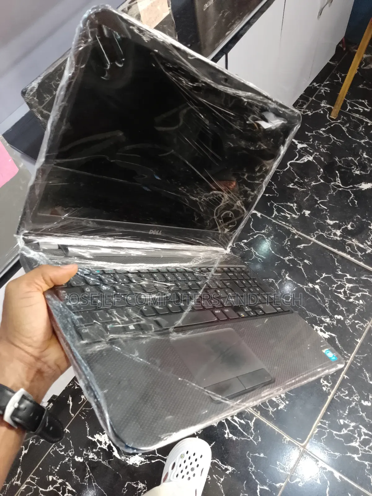 Laptop Dell 4GB HDD+SSD 500GB
