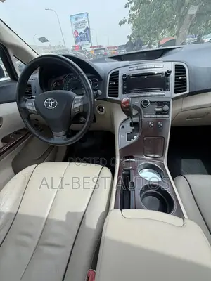 Toyota Venza V6 AWD 2011 White