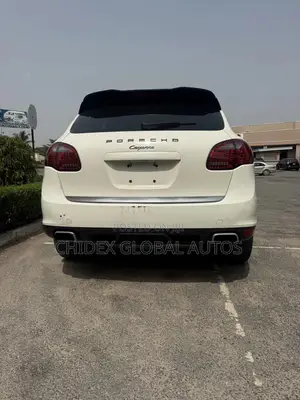Porsche Cayenne Tiptronic 2012 White