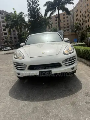 Porsche Cayenne Tiptronic 2012 White