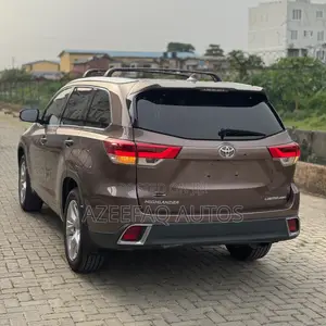 Toyota Highlander Limited Platinum 4x4 V6 (3.5L 6cyl 8A) 2018 Brown